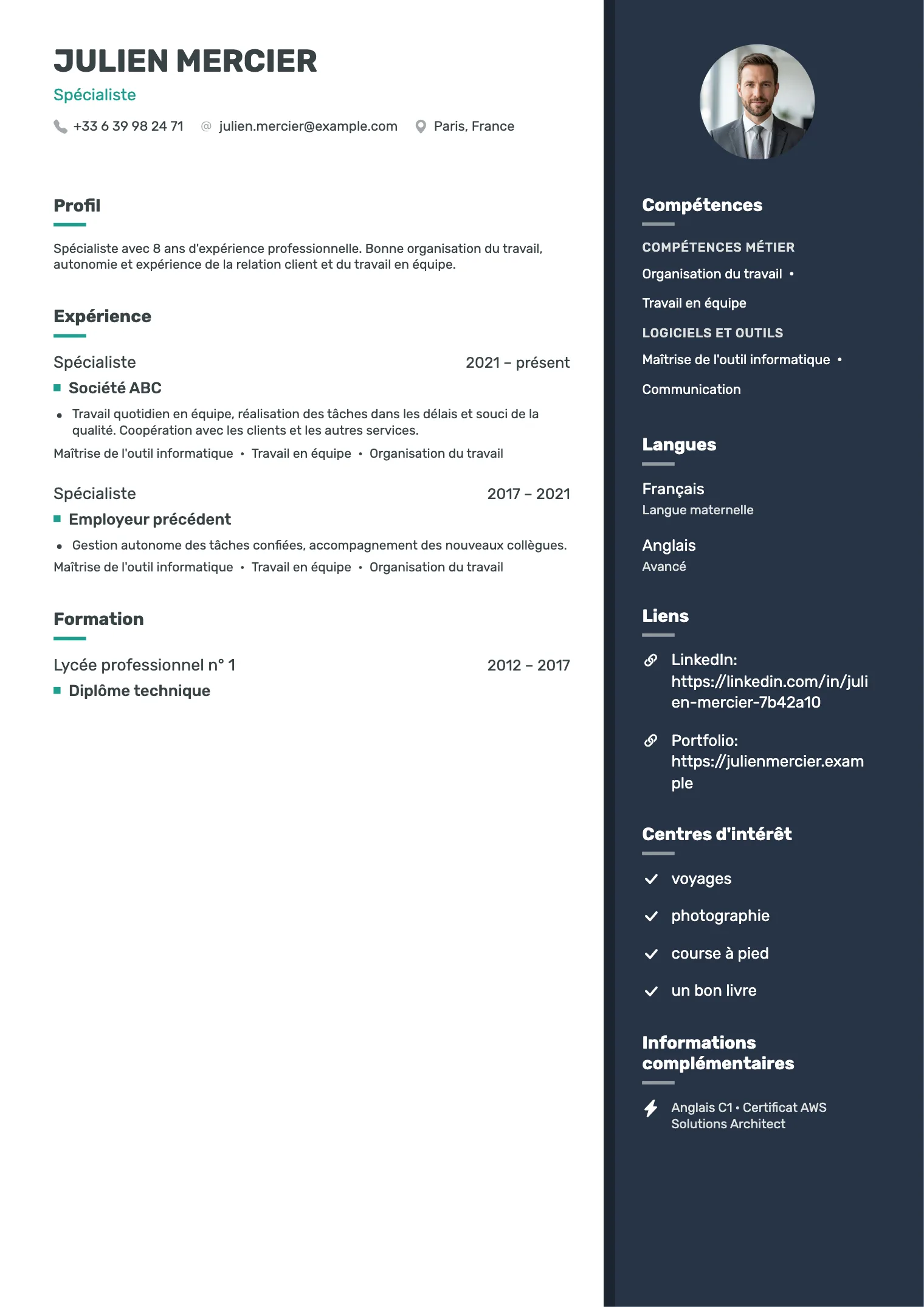 Modèle de CV Cobalt, aperçu du document fini