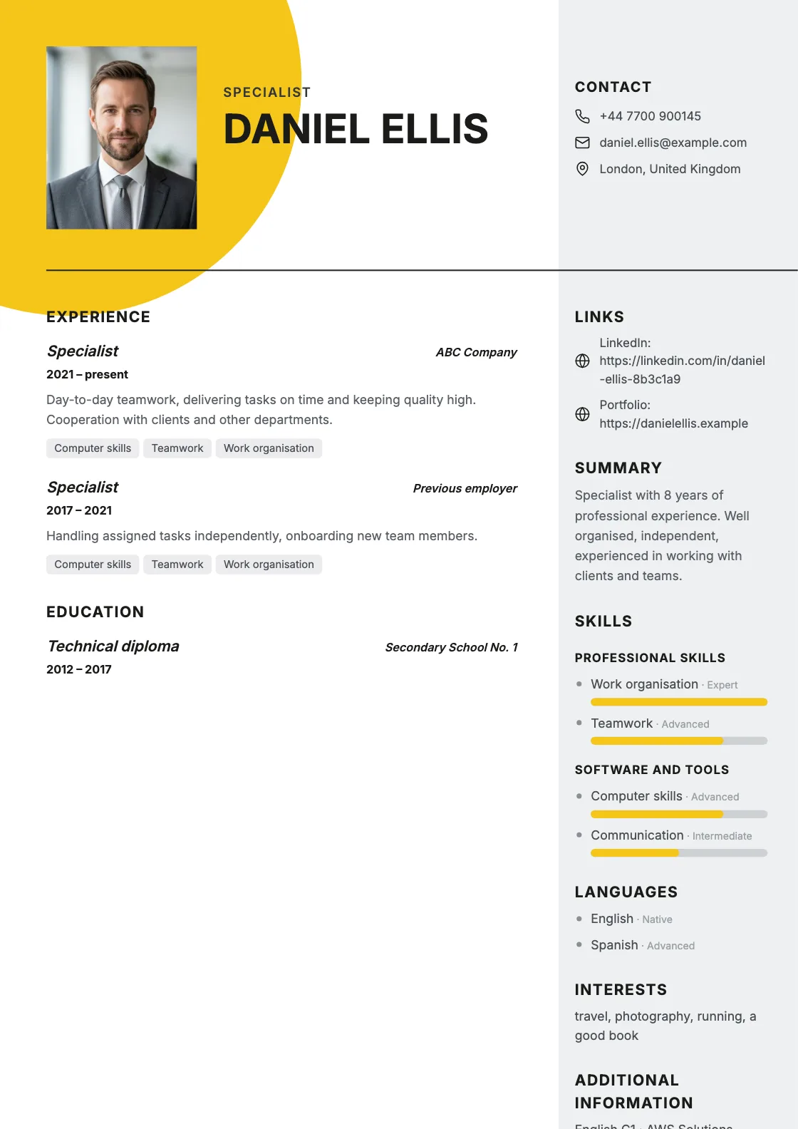 Editorial CV template, preview of the finished document