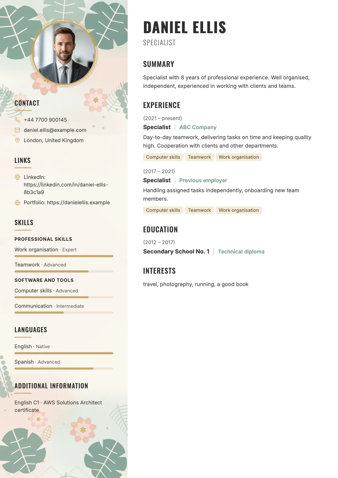 Flora CV template, preview of the finished document