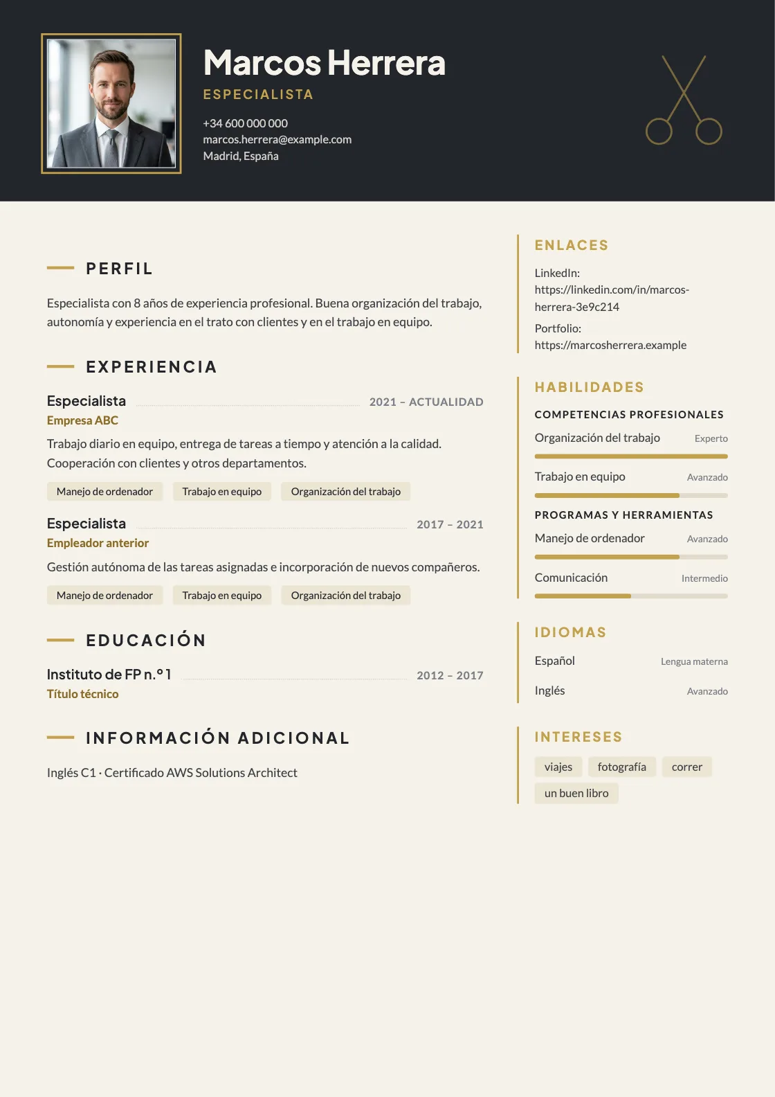 Plantilla de CV Fringe, vista previa del documento terminado