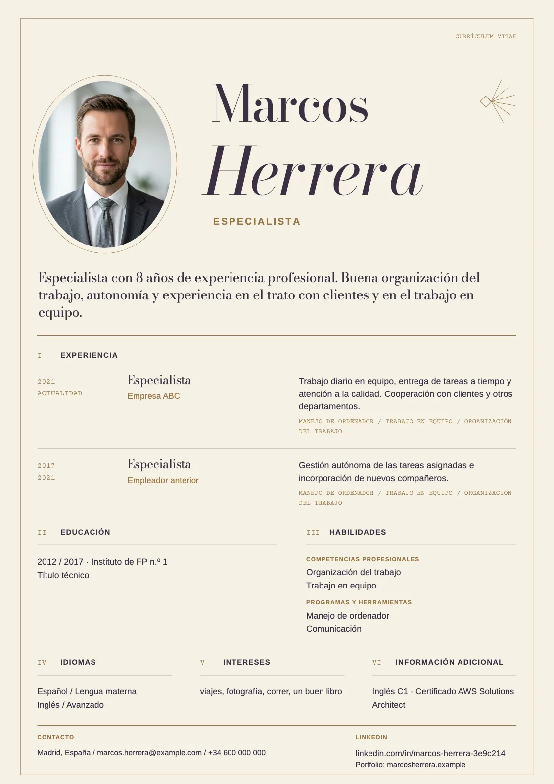 Plantilla de CV Grand, vista previa del documento terminado