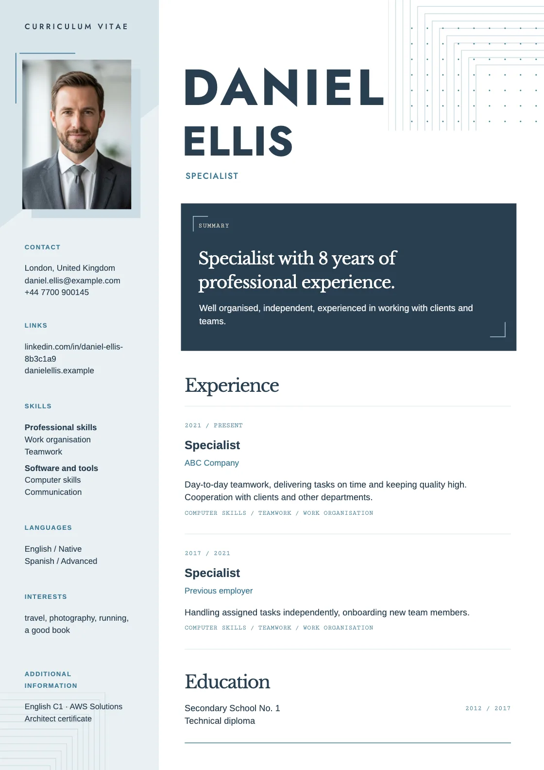 Outline CV template, preview of the finished document