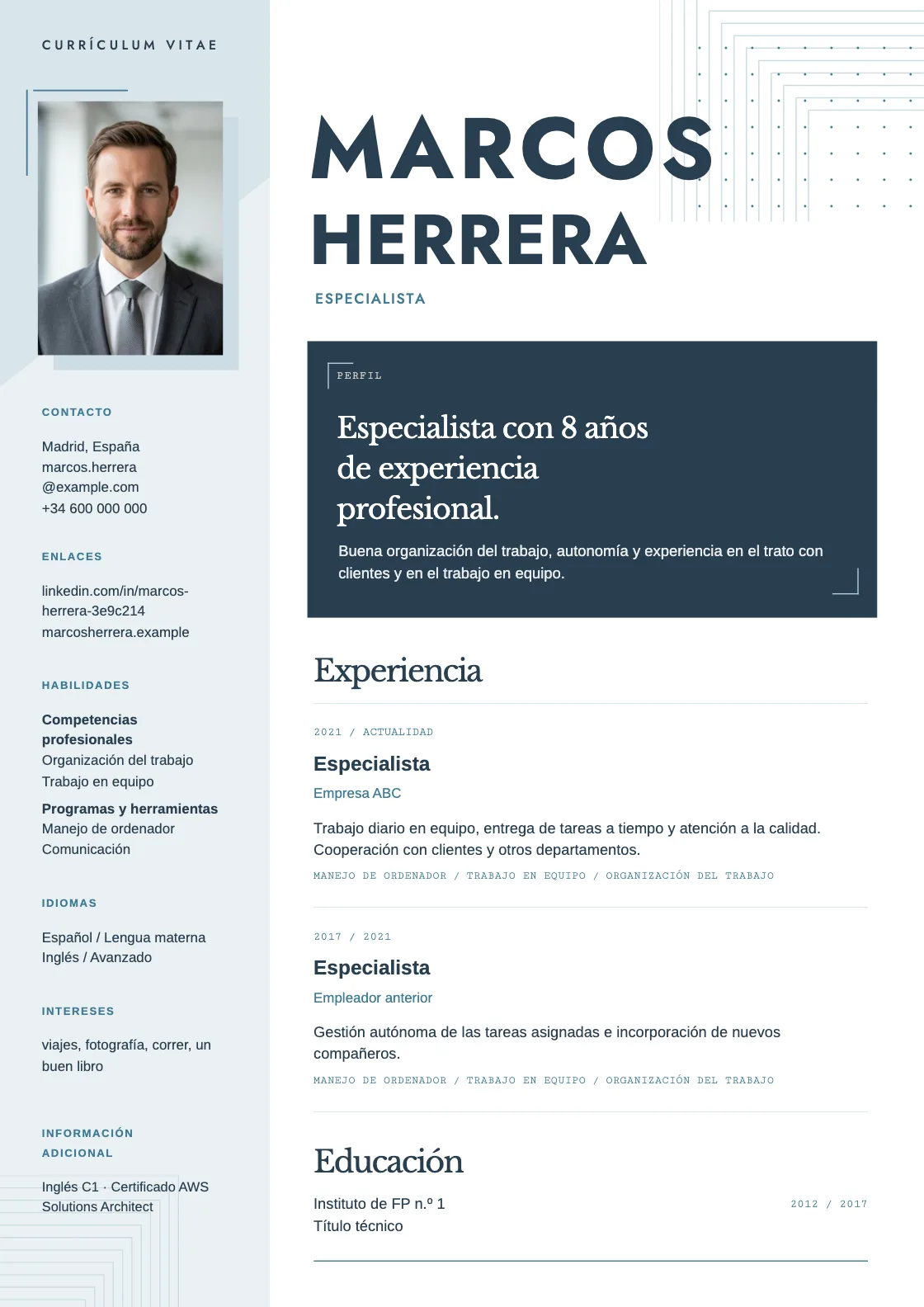 Plantilla de CV Outline, vista previa del documento terminado