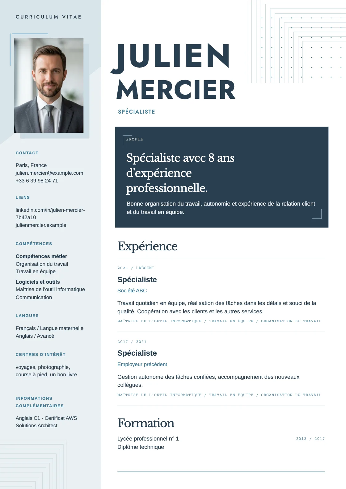 Modèle de CV Outline, aperçu du document fini