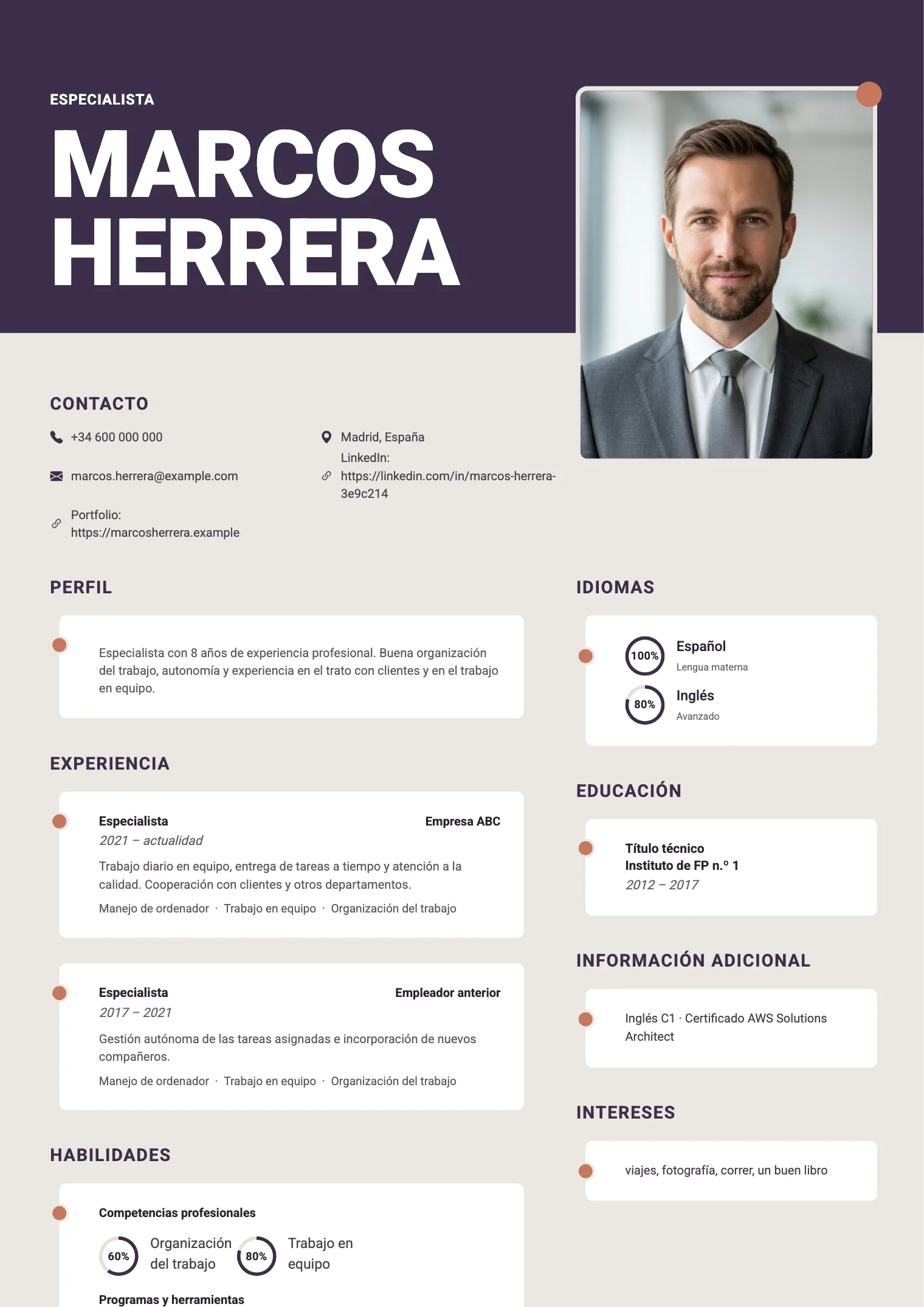 Plantilla de CV Periwinkle, vista previa del documento terminado